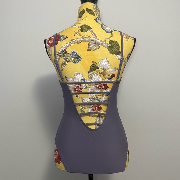 Clothes Mentor One Piece Lavender Swimsuit Size Small - Picture 3 of 6